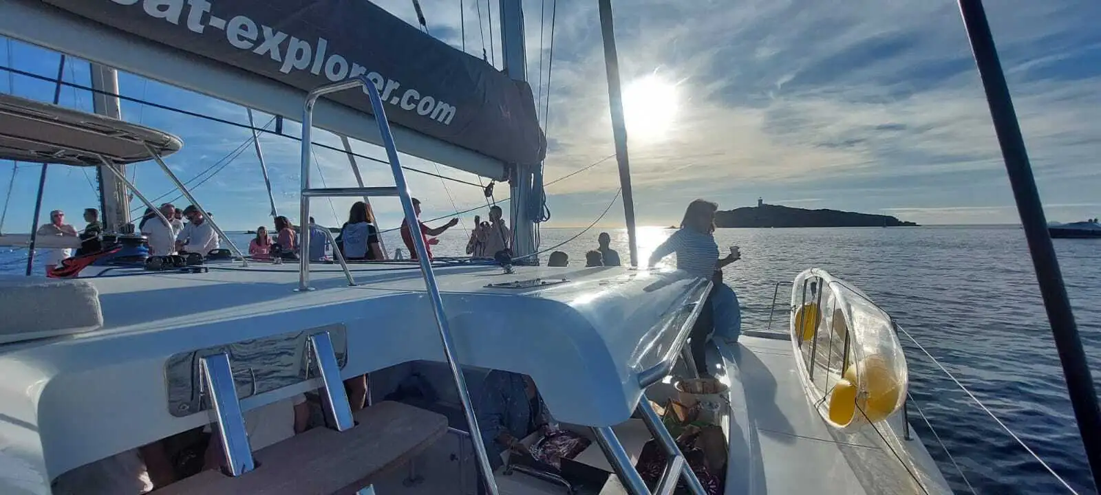 excursion catamaran var