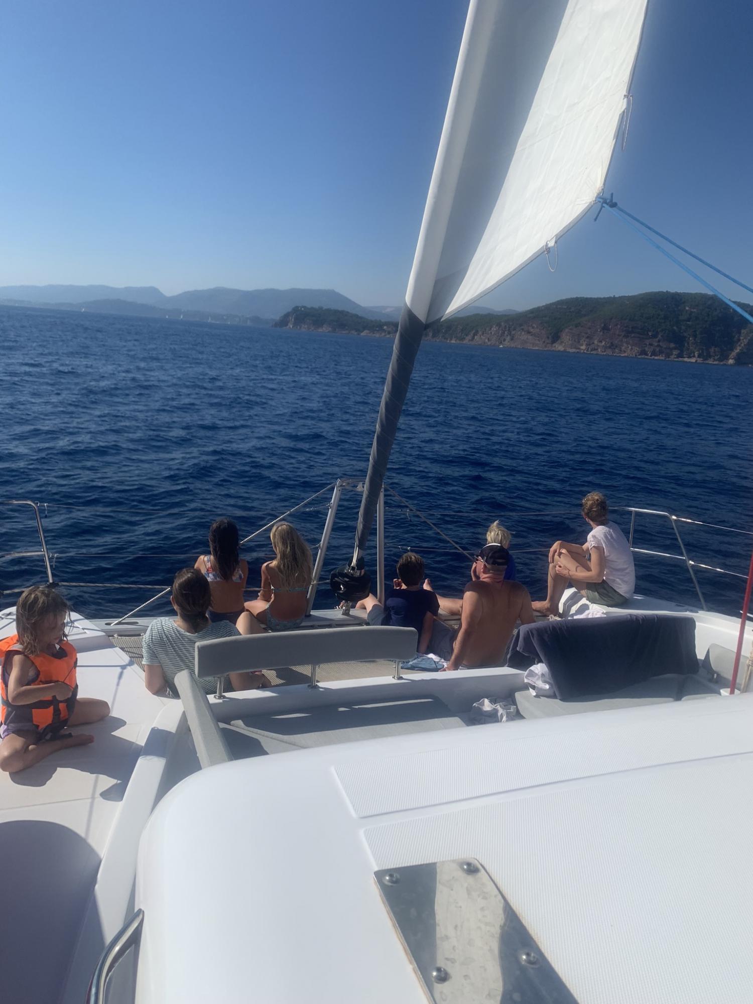 excursion catamaran var